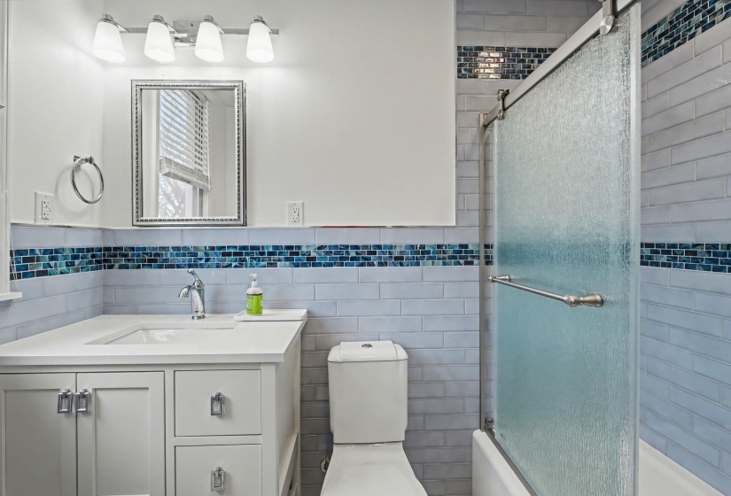 1361 VINTON AVE, Memphis, Tennessee 38104, 4 Bedroom Bedrooms, 10 Room Rooms,3.1 BathroomBathrooms,Residential,For Sale,VINTON,0,10218168