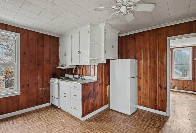 1361 VINTON AVE, Memphis, Tennessee 38104, 4 Bedroom Bedrooms, 10 Room Rooms,3.1 BathroomBathrooms,Residential,For Sale,VINTON,0,10218168