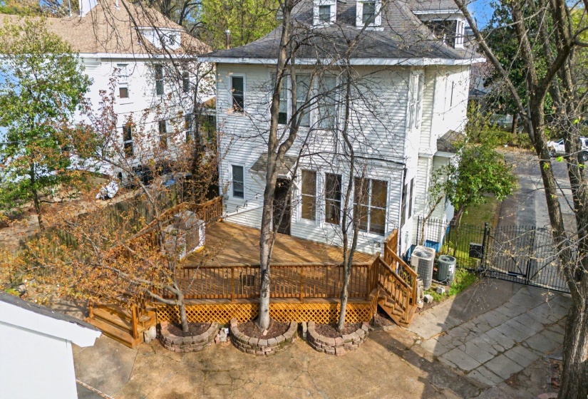 1361 VINTON AVE, Memphis, Tennessee 38104, 4 Bedroom Bedrooms, 10 Room Rooms,3.1 BathroomBathrooms,Residential,For Sale,VINTON,0,10218168