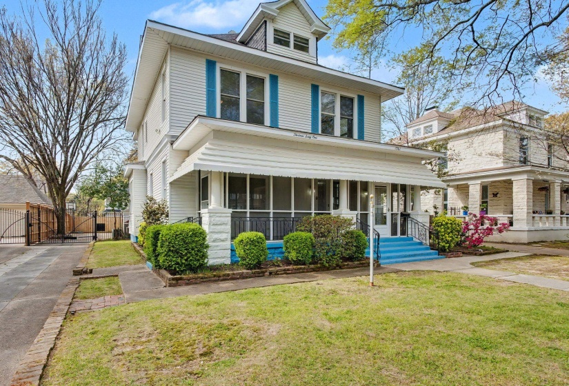 1361 VINTON AVE, Memphis, Tennessee 38104, 4 Bedroom Bedrooms, 10 Room Rooms,3.1 BathroomBathrooms,Residential,For Sale,VINTON,0,10218168