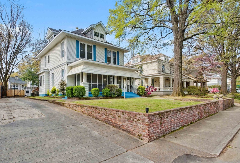 1361 VINTON AVE, Memphis, Tennessee 38104, 4 Bedroom Bedrooms, 10 Room Rooms,3.1 BathroomBathrooms,Residential,For Sale,VINTON,0,10218168