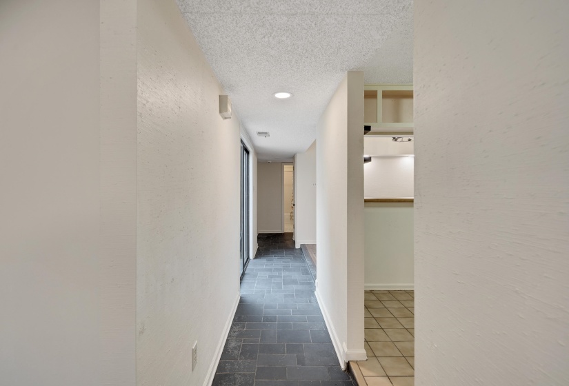 1675 RAVENHILL DR, Germantown, Tennessee 38138, 2 Bedrooms Bedrooms, 5 Rooms Rooms,2 BathroomsBathrooms,Residential,For Sale,RAVENHILL,10218172