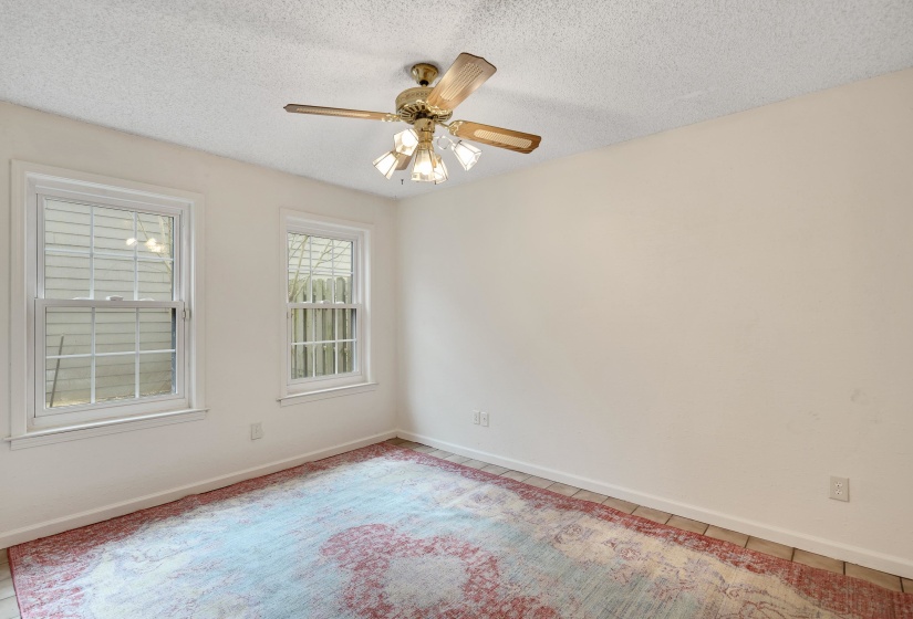 1675 RAVENHILL DR, Germantown, Tennessee 38138, 2 Bedrooms Bedrooms, 5 Rooms Rooms,2 BathroomsBathrooms,Residential,For Sale,RAVENHILL,10218172