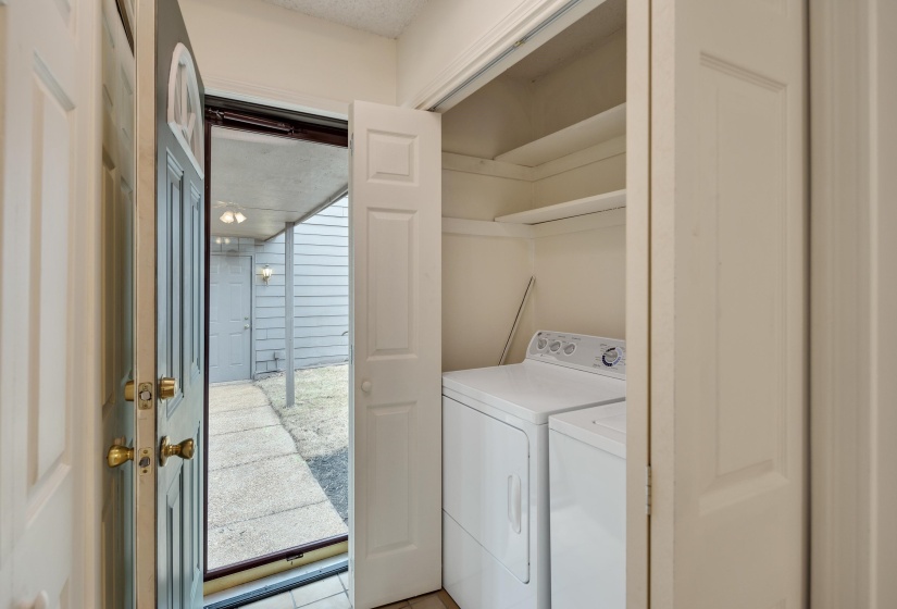 1675 RAVENHILL DR, Germantown, Tennessee 38138, 2 Bedrooms Bedrooms, 5 Rooms Rooms,2 BathroomsBathrooms,Residential,For Sale,RAVENHILL,10218172