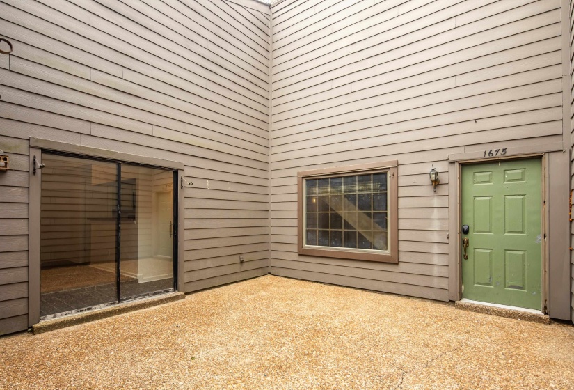 1675 RAVENHILL DR, Germantown, Tennessee 38138, 2 Bedrooms Bedrooms, 5 Rooms Rooms,2 BathroomsBathrooms,Residential,For Sale,RAVENHILL,10218172