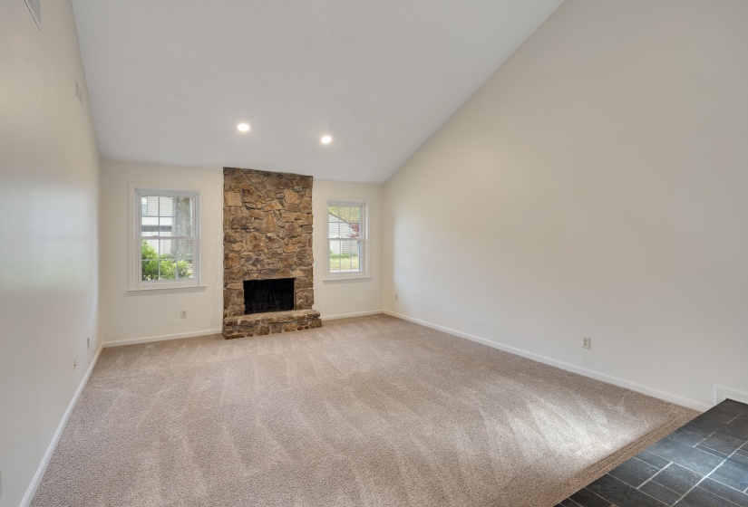 1675 RAVENHILL DR, Germantown, Tennessee 38138, 2 Bedrooms Bedrooms, 5 Rooms Rooms,2 BathroomsBathrooms,Residential,For Sale,RAVENHILL,10218172