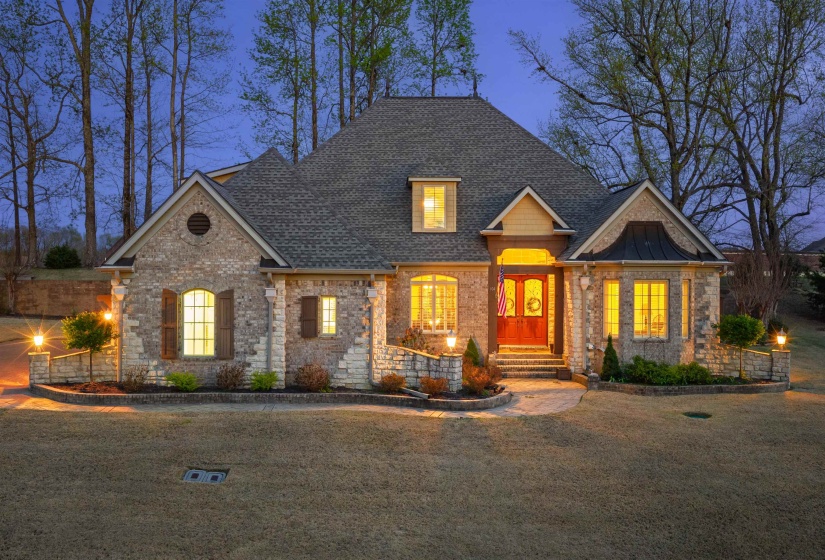 104 LOCHMEADE DR, Atoka, Tennessee 38004, 4 Bedroom Bedrooms, 9 Room Rooms,4.1 BathroomBathrooms,Residential,For Sale,LOCHMEADE,0,10218174