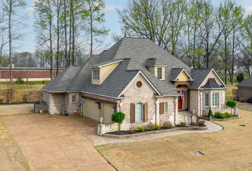 104 LOCHMEADE DR, Atoka, Tennessee 38004, 4 Bedroom Bedrooms, 9 Room Rooms,4.1 BathroomBathrooms,Residential,For Sale,LOCHMEADE,0,10218174