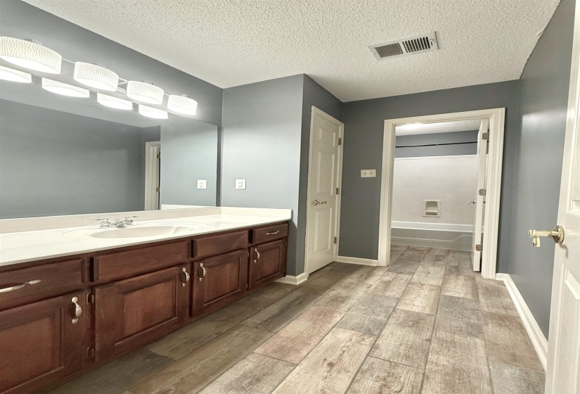 756 CRESTOVER DR, Collierville, Tennessee 38017, 4 Bedrooms Bedrooms, 8 Rooms Rooms,2.1 BathroomsBathrooms,Residential,For Sale,CRESTOVER,10218185