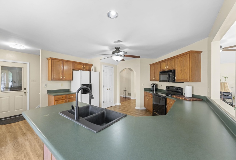6767 BEAGLE RUN LN, Bartlett, Tennessee 38135, 3 Bedroom Bedrooms, 6 Room Rooms,2 BathroomBathrooms,Residential,For Sale,BEAGLE RUN,0,10218203