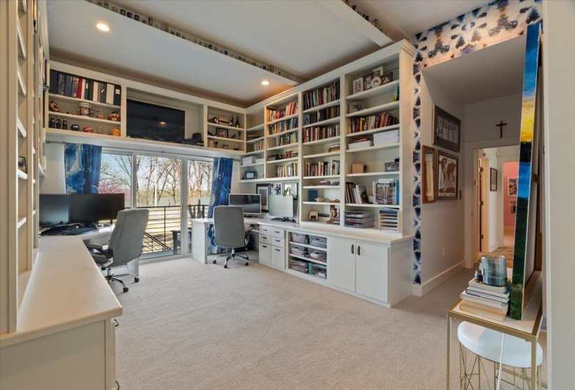 65 RIVERWALK PL, Memphis, Tennessee 38103, 5 Bedroom Bedrooms, 8 Room Rooms,3.1 BathroomBathrooms,Residential,For Sale,RIVERWALK,0,10217928