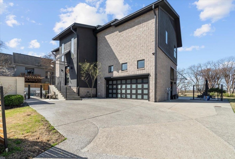 65 RIVERWALK PL, Memphis, Tennessee 38103, 5 Bedroom Bedrooms, 8 Room Rooms,3.1 BathroomBathrooms,Residential,For Sale,RIVERWALK,0,10217928