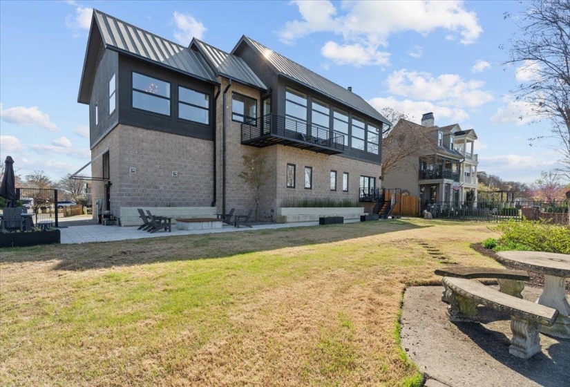 65 RIVERWALK PL, Memphis, Tennessee 38103, 5 Bedroom Bedrooms, 8 Room Rooms,3.1 BathroomBathrooms,Residential,For Sale,RIVERWALK,0,10217928