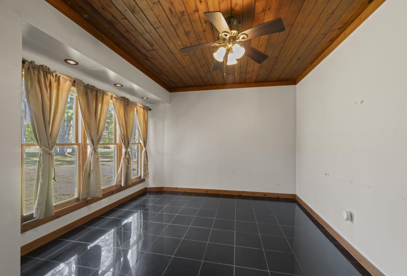 330 WILDFLOWER DR, Somerville, Tennessee 38068, 3 Bedroom Bedrooms, 7 Room Rooms,2.1 BathroomBathrooms,Residential,For Sale,WILDFLOWER,0,10218217