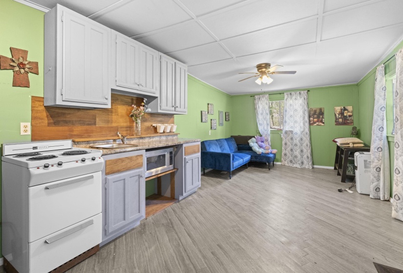 330 WILDFLOWER DR, Somerville, Tennessee 38068, 3 Bedroom Bedrooms, 7 Room Rooms,2.1 BathroomBathrooms,Residential,For Sale,WILDFLOWER,0,10218217