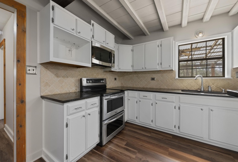 330 WILDFLOWER DR, Somerville, Tennessee 38068, 3 Bedroom Bedrooms, 7 Room Rooms,2.1 BathroomBathrooms,Residential,For Sale,WILDFLOWER,0,10218217