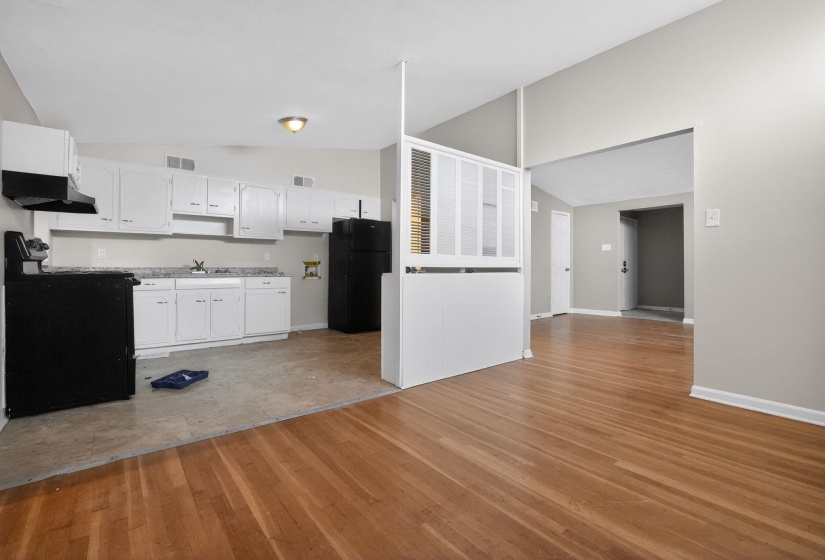 4859 ORTIE DR, Memphis, Tennessee 38109, 4 Bedrooms Bedrooms, 8 Rooms Rooms,2.1 BathroomsBathrooms,Residential,For Sale,ORTIE,10218239
