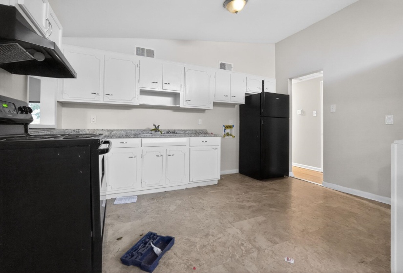 4859 ORTIE DR, Memphis, Tennessee 38109, 4 Bedrooms Bedrooms, 8 Rooms Rooms,2.1 BathroomsBathrooms,Residential,For Sale,ORTIE,10218239
