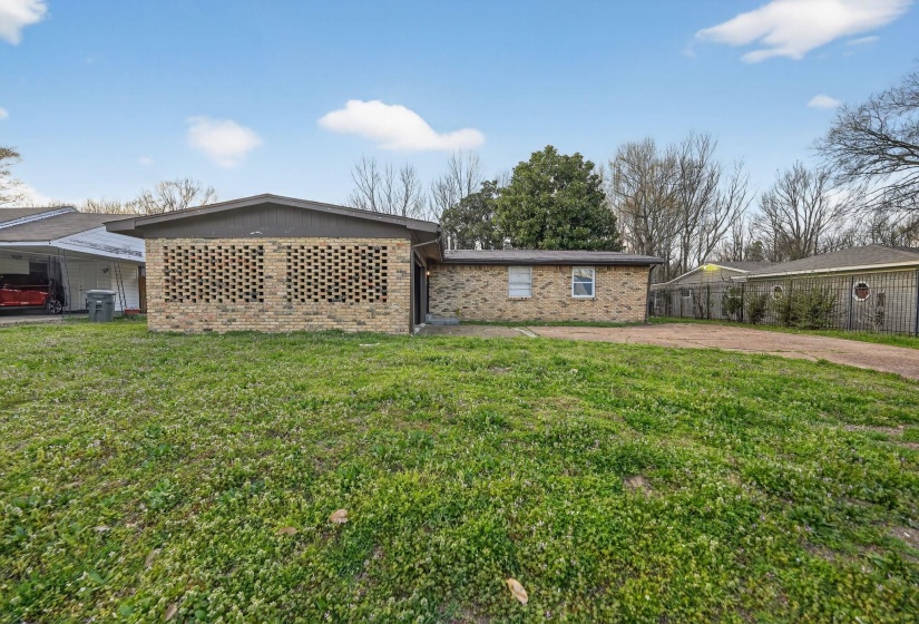 4859 ORTIE DR, Memphis, Tennessee 38109, 4 Bedrooms Bedrooms, 8 Rooms Rooms,2.1 BathroomsBathrooms,Residential,For Sale,ORTIE,10218239
