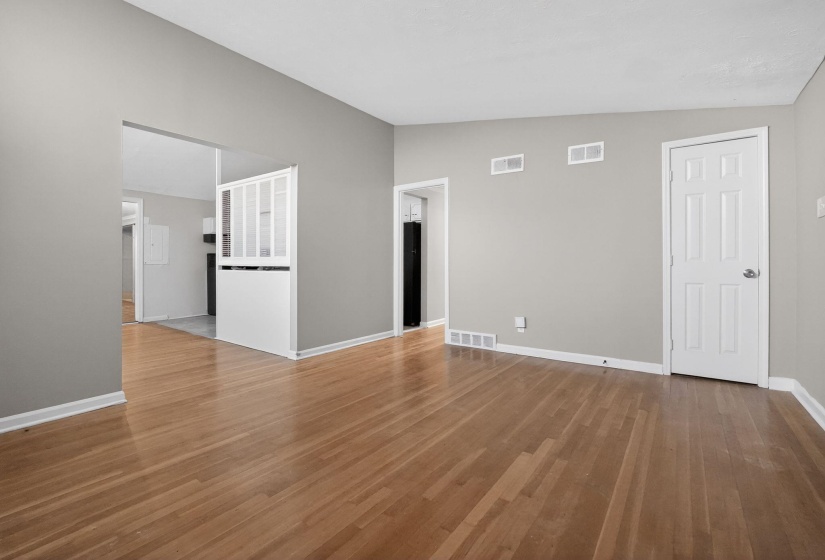 4859 ORTIE DR, Memphis, Tennessee 38109, 4 Bedrooms Bedrooms, 8 Rooms Rooms,2.1 BathroomsBathrooms,Residential,For Sale,ORTIE,10218239