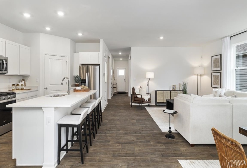 615 RIVERDALE DR, Oakland, Tennessee 38060, 3 Bedrooms Bedrooms, 8 Rooms Rooms,2 BathroomsBathrooms,Residential,For Sale,RIVERDALE,10218244