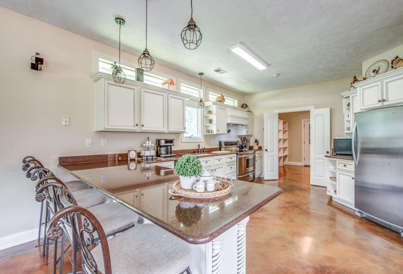 1215 BEAVER CREEK RD, Braden, Tennessee 38049, 3 Bedrooms Bedrooms, 10 Rooms Rooms,3.1 BathroomsBathrooms,Residential,For Sale,BEAVER CREEK,10218247