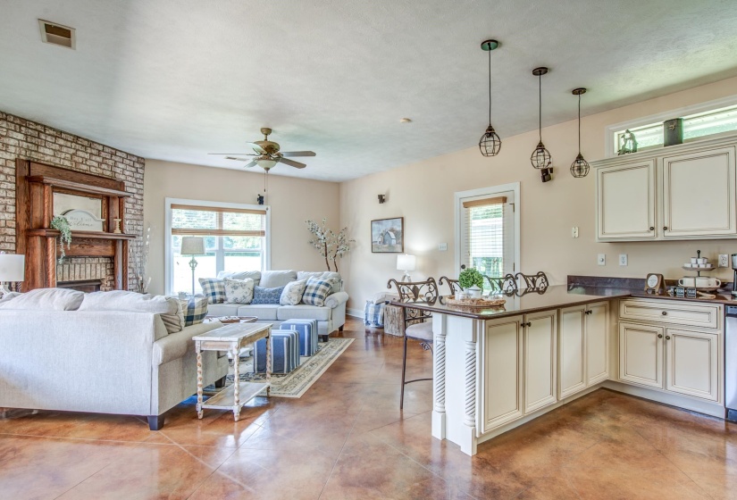 1215 BEAVER CREEK RD, Braden, Tennessee 38049, 3 Bedrooms Bedrooms, 10 Rooms Rooms,3.1 BathroomsBathrooms,Residential,For Sale,BEAVER CREEK,10218247