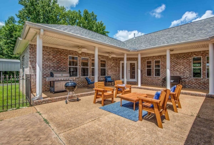 1215 BEAVER CREEK RD, Braden, Tennessee 38049, 3 Bedrooms Bedrooms, 10 Rooms Rooms,3.1 BathroomsBathrooms,Residential,For Sale,BEAVER CREEK,10218247
