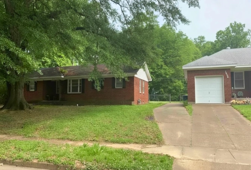 1688 HAYWOOD AVE, Memphis, Tennessee 38127, 3 Bedrooms Bedrooms, 6 Rooms Rooms,1.1 BathroomsBathrooms,Residential,For Sale,HAYWOOD,10218276
