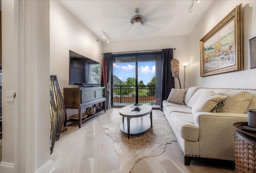 717 RIVERSIDE DR, Memphis, Tennessee 38103, 1 Bedroom Bedrooms, 5 Room Rooms,2 BathroomBathrooms,Residential,For Sale,RIVERSIDE,0,10218280