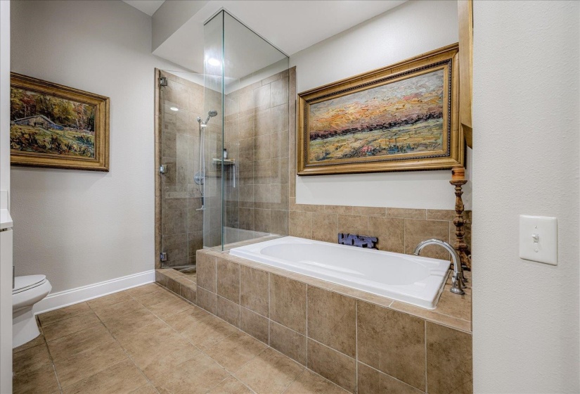 717 RIVERSIDE DR, Memphis, Tennessee 38103, 1 Bedroom Bedrooms, 5 Room Rooms,2 BathroomBathrooms,Residential,For Sale,RIVERSIDE,0,10218280