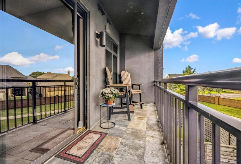 717 RIVERSIDE DR, Memphis, Tennessee 38103, 1 Bedroom Bedrooms, 5 Room Rooms,2 BathroomBathrooms,Residential,For Sale,RIVERSIDE,0,10218280