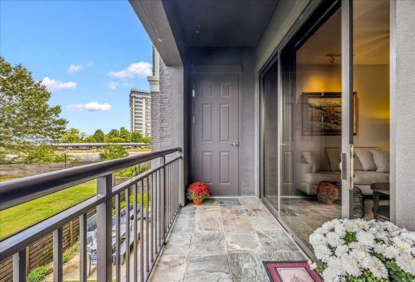 717 RIVERSIDE DR, Memphis, Tennessee 38103, 1 Bedroom Bedrooms, 5 Room Rooms,2 BathroomBathrooms,Residential,For Sale,RIVERSIDE,0,10218280