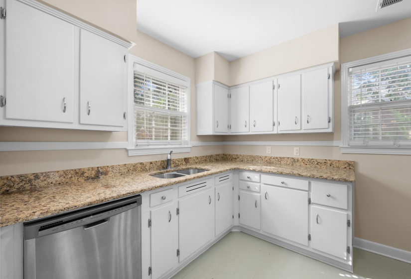 764 MOSS DR, Memphis, Tennessee 38117, 2 Bedroom Bedrooms, 5 Room Rooms,1 BathroomBathrooms,Residential,For Sale,MOSS,0,10218296