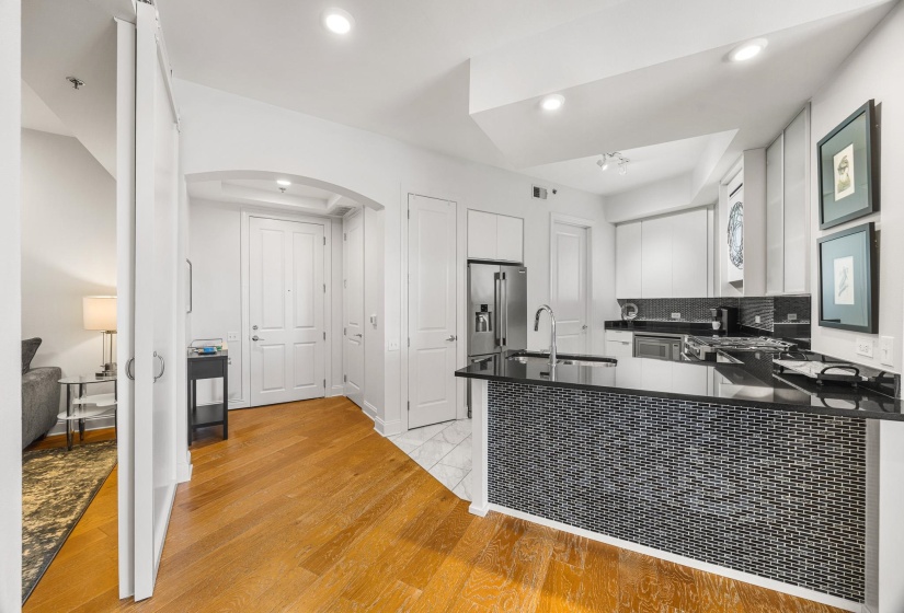 717 RIVERSIDE DR, Memphis, Tennessee 38103, 2 Bedroom Bedrooms, 6 Room Rooms,2 BathroomBathrooms,Residential,For Sale,RIVERSIDE,0,10218318