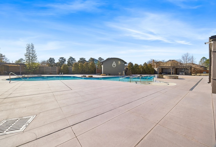 717 RIVERSIDE DR, Memphis, Tennessee 38103, 2 Bedroom Bedrooms, 6 Room Rooms,2 BathroomBathrooms,Residential,For Sale,RIVERSIDE,0,10218318