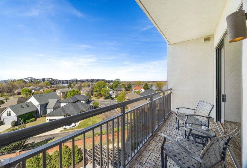 717 RIVERSIDE DR, Memphis, Tennessee 38103, 2 Bedroom Bedrooms, 6 Room Rooms,2 BathroomBathrooms,Residential,For Sale,RIVERSIDE,0,10218318
