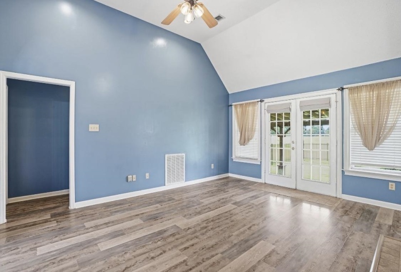 112 FAIRWAY DR, Covington, Tennessee 38019, 4 Bedroom Bedrooms, 3 Room Rooms,3.1 BathroomBathrooms,Residential,For Sale,FAIRWAY,0,10218321