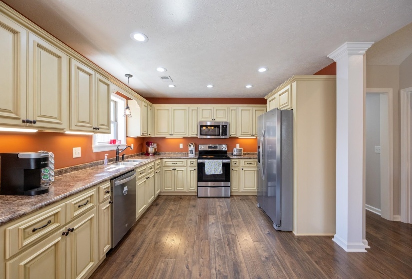 140 EAGLE CREST LN, Parsons, Tennessee 38363, 3 Bedroom Bedrooms, 11 Room Rooms,2 BathroomBathrooms,Residential,For Sale,EAGLE CREST,0,10218328
