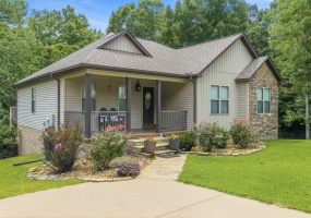 140 EAGLE CREST LN, Parsons, Tennessee 38363, 3 Bedroom Bedrooms, 11 Room Rooms,2 BathroomBathrooms,Residential,For Sale,EAGLE CREST,0,10218328