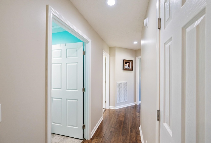 140 EAGLE CREST LN, Parsons, Tennessee 38363, 3 Bedroom Bedrooms, 11 Room Rooms,2 BathroomBathrooms,Residential,For Sale,EAGLE CREST,0,10218328