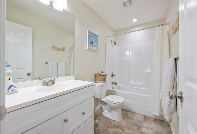 140 EAGLE CREST LN, Parsons, Tennessee 38363, 3 Bedroom Bedrooms, 11 Room Rooms,2 BathroomBathrooms,Residential,For Sale,EAGLE CREST,0,10218328