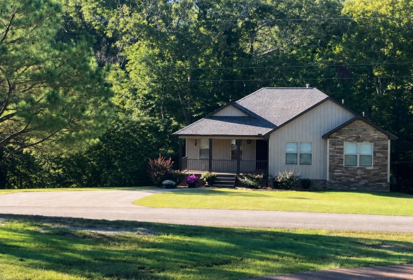 140 EAGLE CREST LN, Parsons, Tennessee 38363, 3 Bedroom Bedrooms, 11 Room Rooms,2 BathroomBathrooms,Residential,For Sale,EAGLE CREST,0,10218328