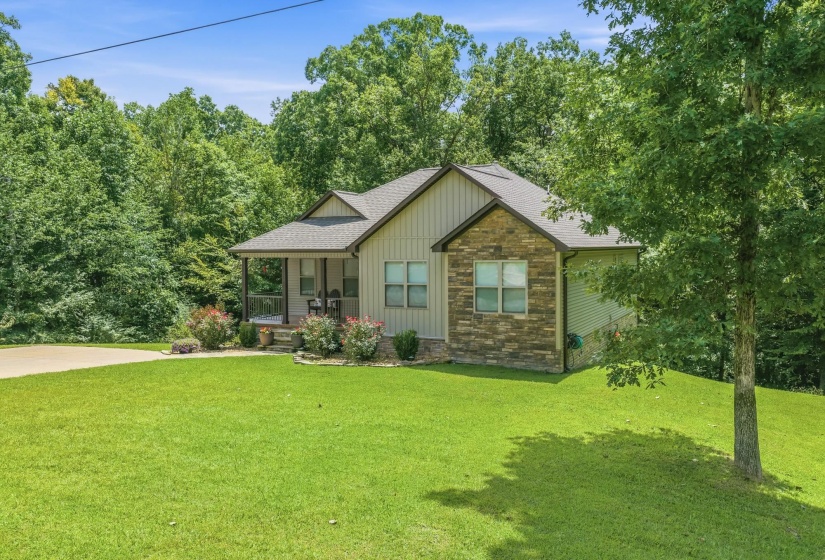 140 EAGLE CREST LN, Parsons, Tennessee 38363, 3 Bedroom Bedrooms, 11 Room Rooms,2 BathroomBathrooms,Residential,For Sale,EAGLE CREST,0,10218328