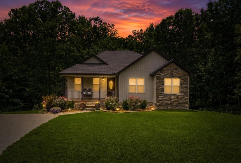 140 EAGLE CREST LN, Parsons, Tennessee 38363, 3 Bedroom Bedrooms, 11 Room Rooms,2 BathroomBathrooms,Residential,For Sale,EAGLE CREST,0,10218328