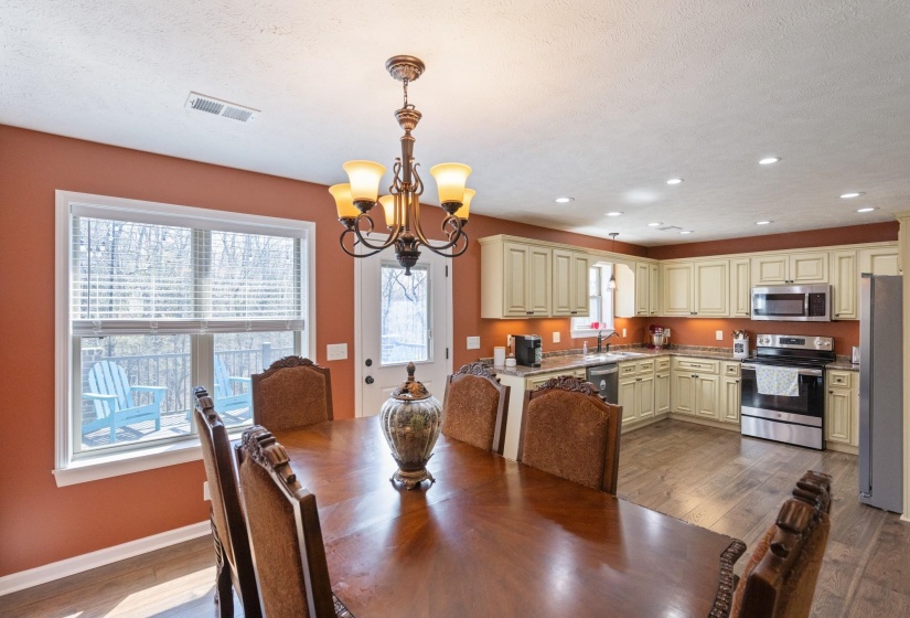 140 EAGLE CREST LN, Parsons, Tennessee 38363, 3 Bedroom Bedrooms, 11 Room Rooms,2 BathroomBathrooms,Residential,For Sale,EAGLE CREST,0,10218328