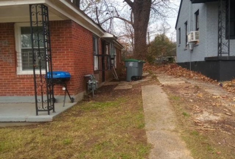 2452 SARATOGA AVE, Memphis, Tennessee 38114, 1 Bedroom Bedrooms, 0 ,1 BathroomBathrooms,Duplexes,For Sale,SARATOGA,0,10218373
