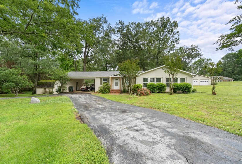975 BUCHANAN PENINSULA ST, Cherokee, Alabama 35616, 4 Bedroom Bedrooms, 10 Room Rooms,2 BathroomBathrooms,Residential,For Sale,BUCHANAN PENINSULA,0,10196942