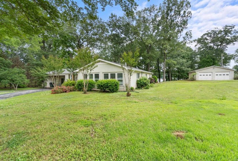 975 BUCHANAN PENINSULA ST, Cherokee, Alabama 35616, 4 Bedroom Bedrooms, 10 Room Rooms,2 BathroomBathrooms,Residential,For Sale,BUCHANAN PENINSULA,0,10196942