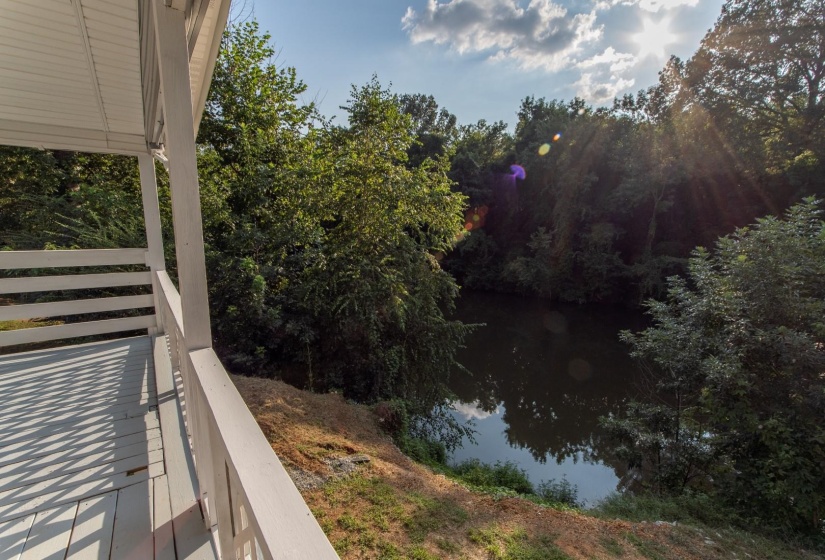 70 POINT WAY, Saltillo, Tennessee 38370, 4 Bedrooms Bedrooms, 11 Rooms Rooms,3 BathroomsBathrooms,Residential,For Sale,POINT,10218387